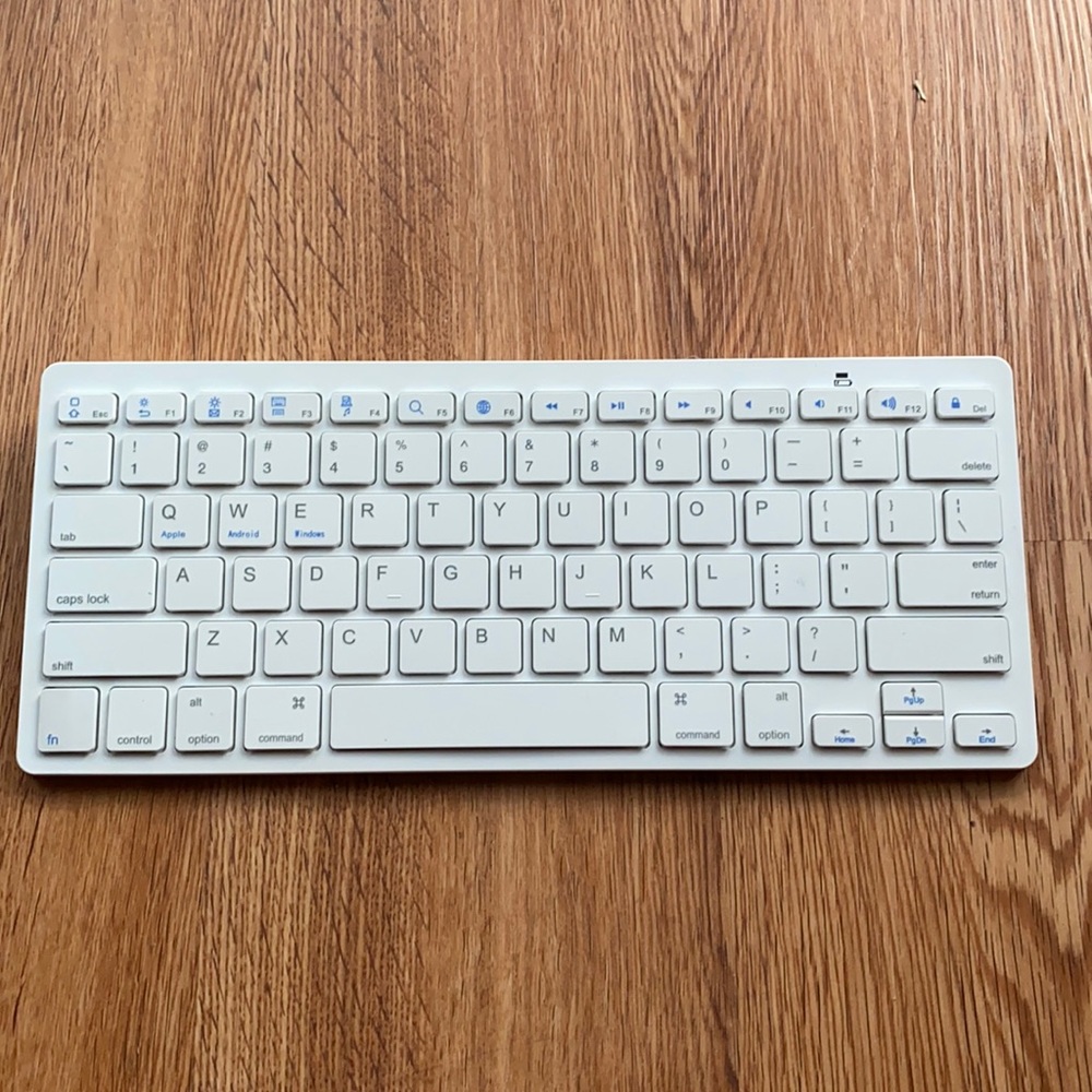 Bluetooth keyboard wireless Like New